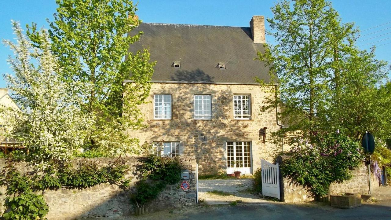 Soulgé-sur-ouette Manoir De La Grand'Cour B&B 외부 사진