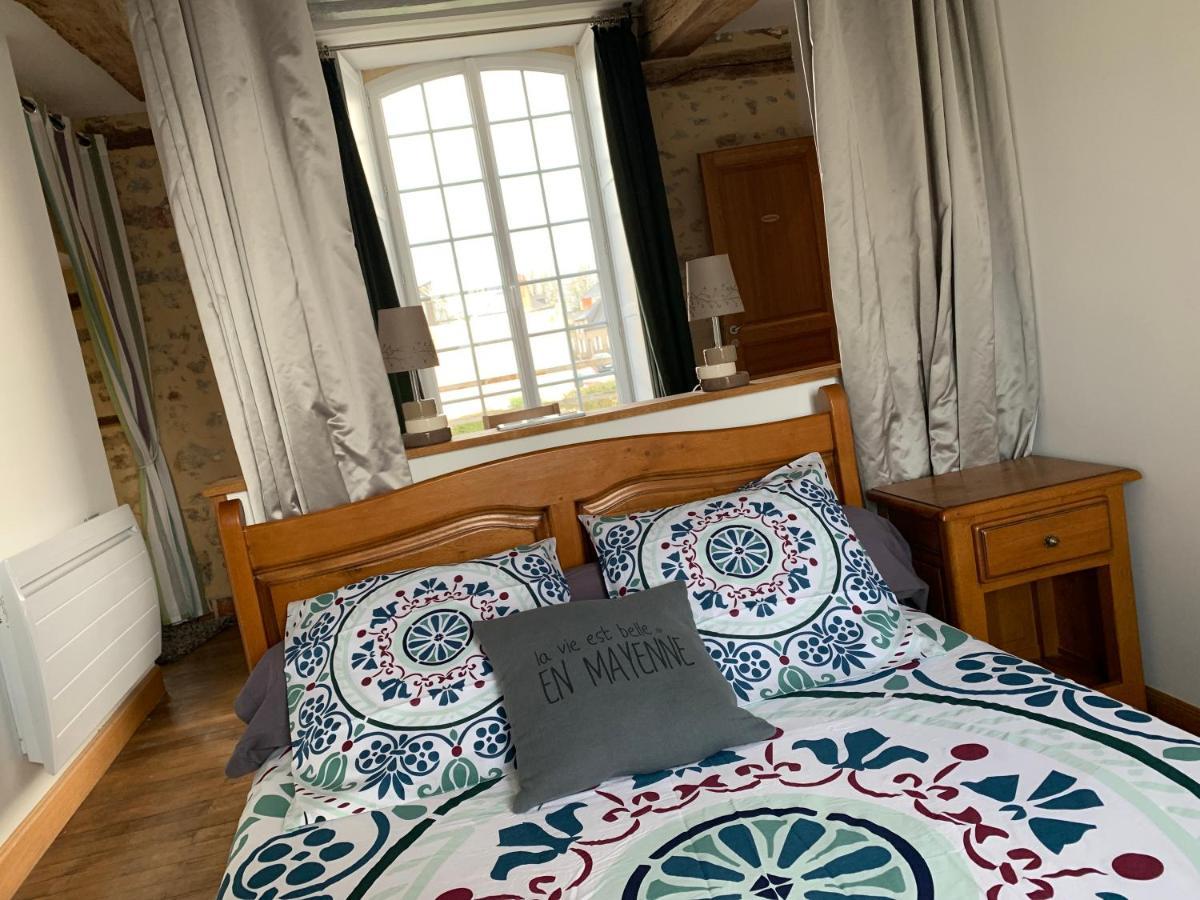 Soulgé-sur-ouette Manoir De La Grand'Cour B&B 외부 사진